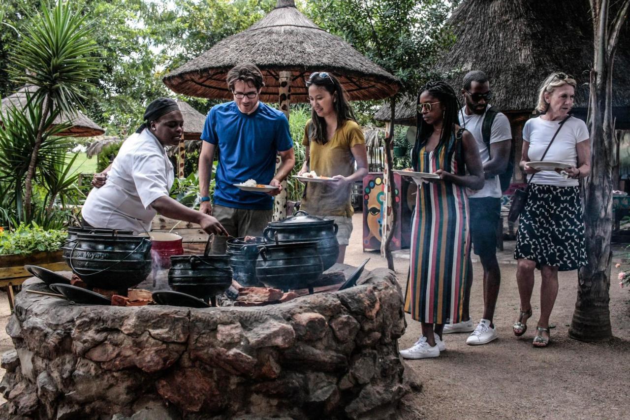 Lebo'S Soweto Backpackers Hostel Kültér fotó