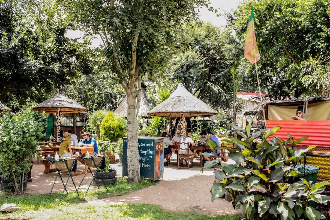 Lebo'S Soweto Backpackers Hostel Kültér fotó