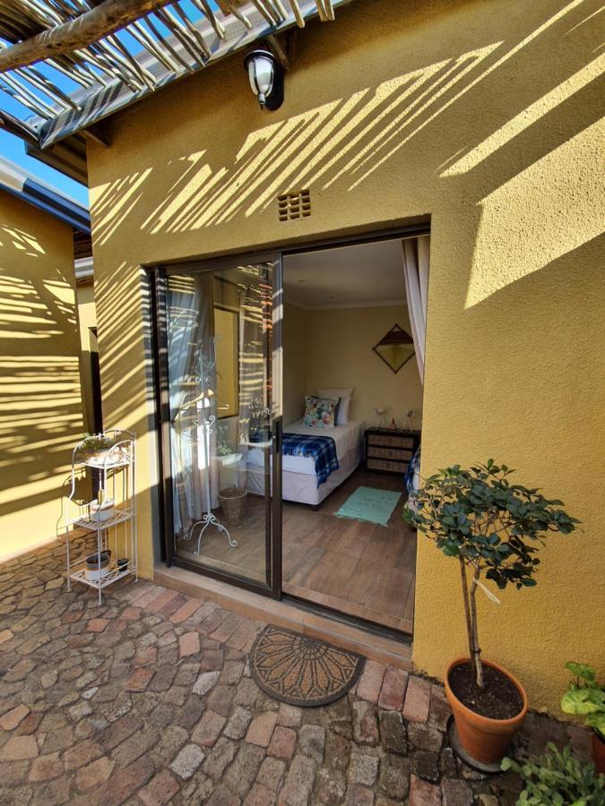 Lebo'S Soweto Backpackers Hostel Kültér fotó
