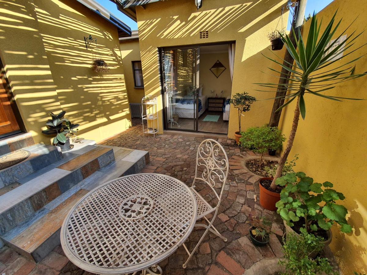 Lebo'S Soweto Backpackers Hostel Kültér fotó