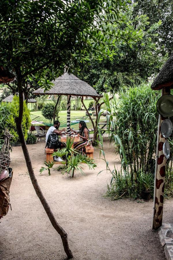 Lebo'S Soweto Backpackers Hostel Kültér fotó